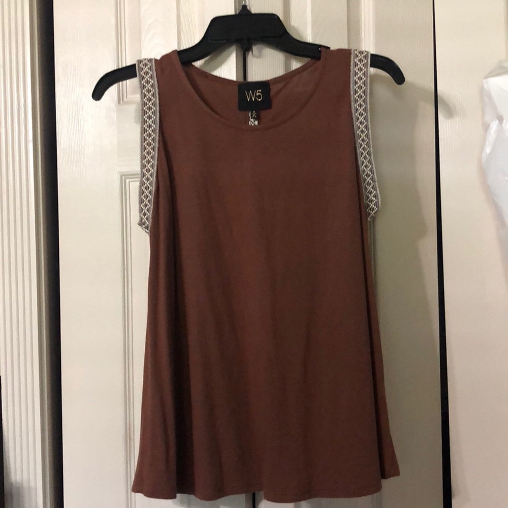 Cute loose brown shirt